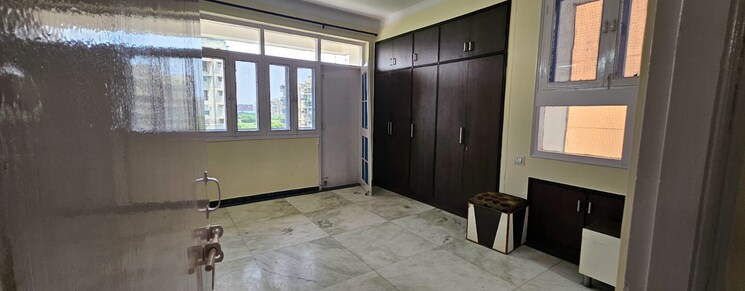 Room, sector 18 dwarka 3 Bedroom 1550 Sq.Ft. Apartment In Sector 18 Dwarka Delhi 9083454