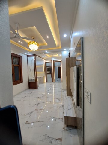 Building Lobby in 2 BHK Apartment at Kalpataru Immensa, Kolshet Road – for Rent