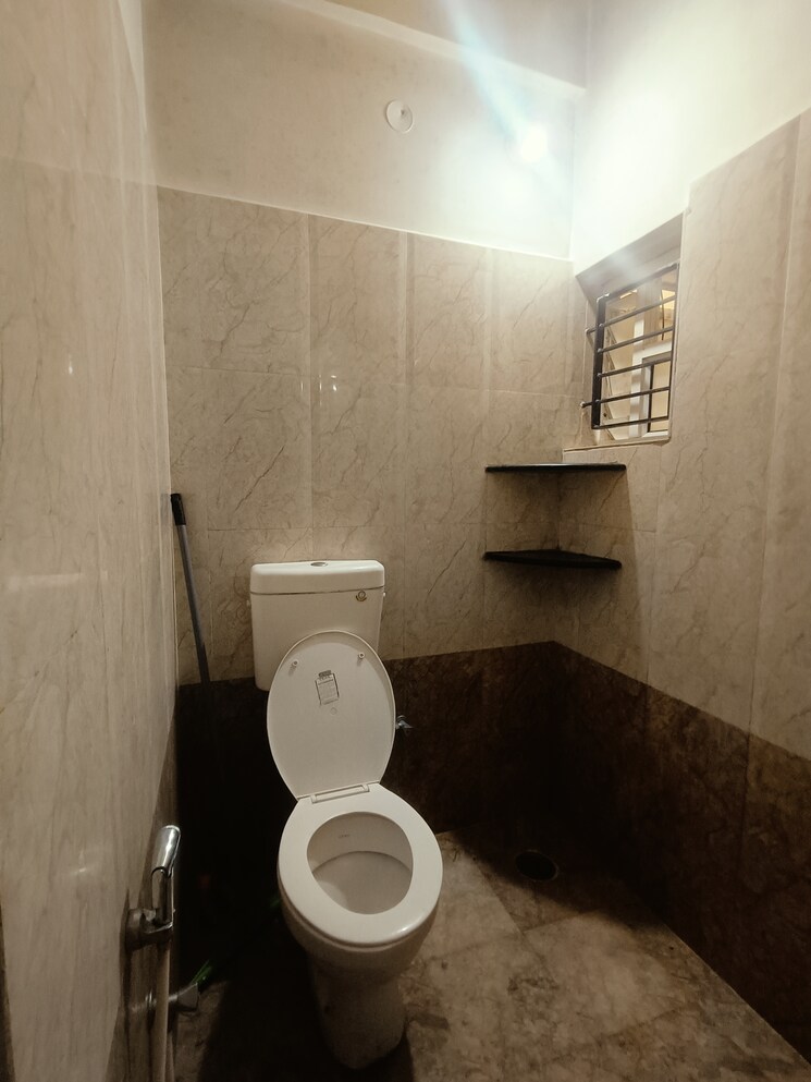 Bathroom, hsr layout 2 Bedroom 1000 Sq.Ft. Independent House In Hsr Layout Bangalore 9083470