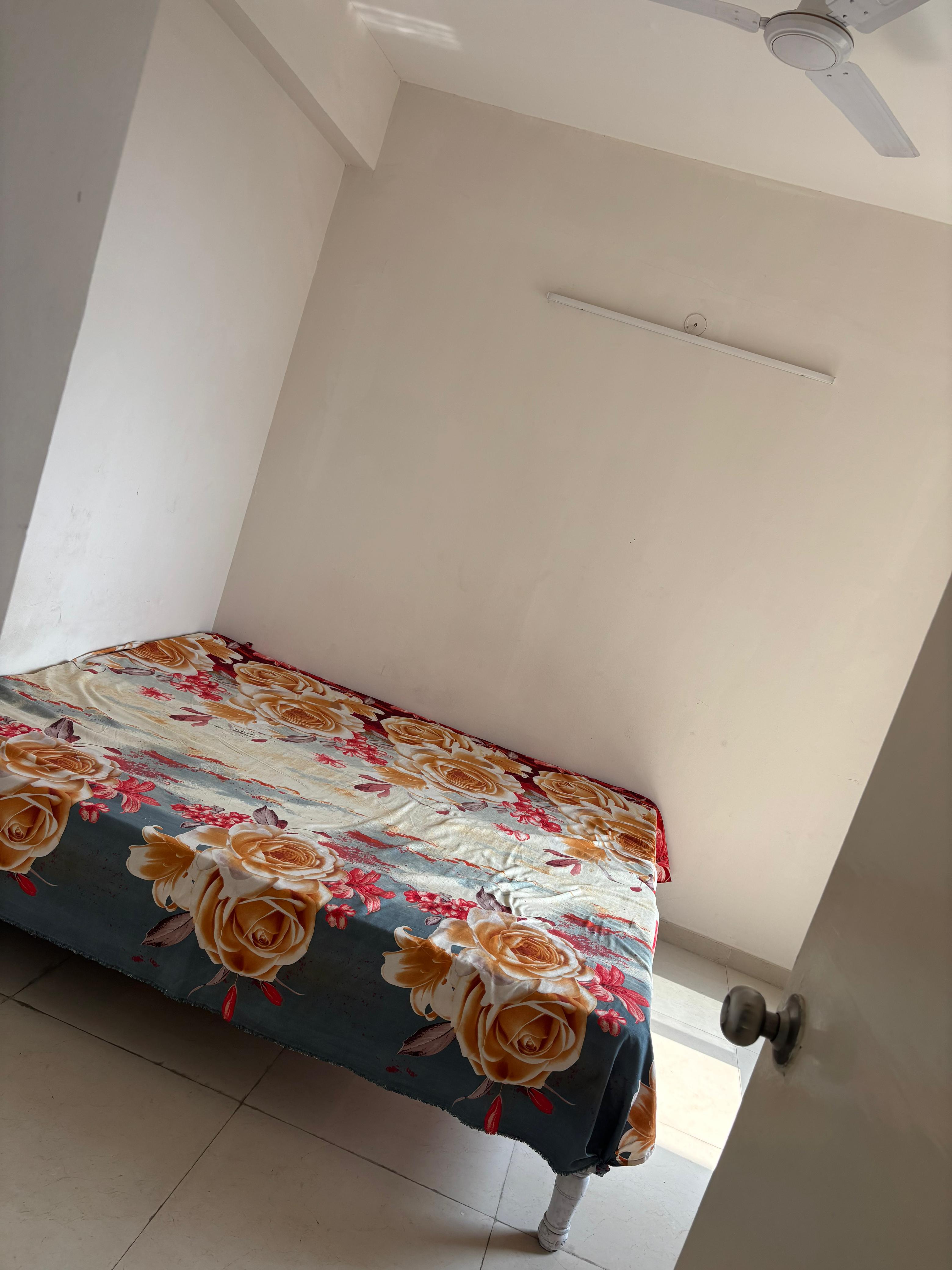 2 BHK + Study Room Apartment For Rent in Signature Global The Millennia