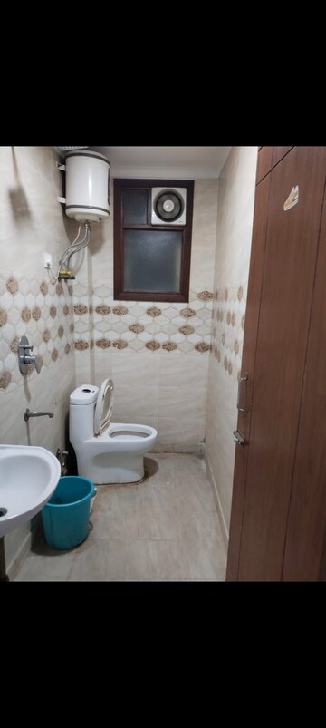 Bathroom in 1 BHK Builder Floor at Saket – for Rent