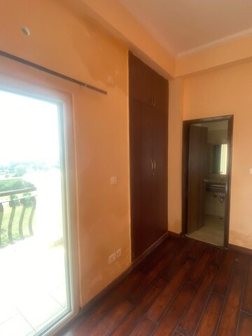 Room in 3 BHK Independent House at Sunshine Helios, Sector 78 – for Rent