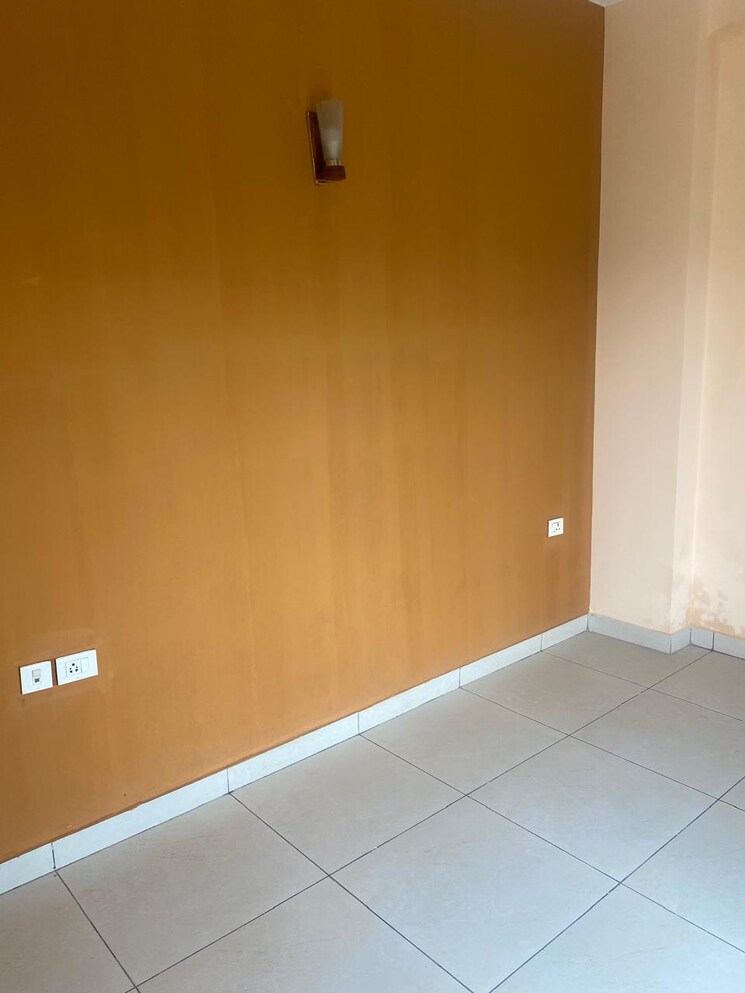 Room, sunshine-helios 3 Bedroom 1685 Sq.Ft. Independent House In Sector 78 Noida 9083502