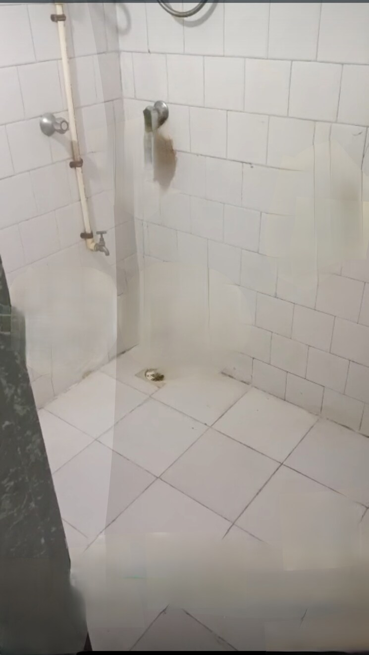 Bathroom, mayur-plaza-marol 1 Bedroom 650 Sq.Ft. Apartment In Marol Mumbai 9083523