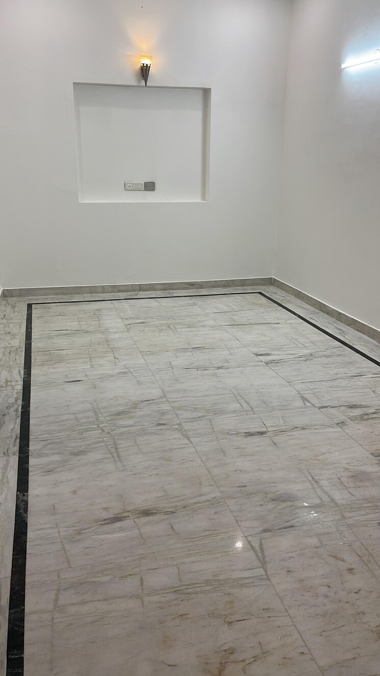 Room, sai-homes-sector-49 6 Bedroom 164 Sq.Mt. Independent House In Sector 49 Noida 9083535