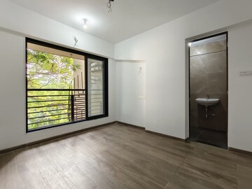Room in 1.5 BHK Apartment at Omkara Unchai, Borivali West – for Sale