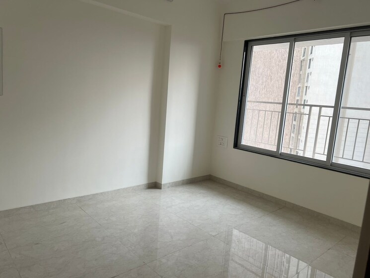 Room, omkara-unchai 1.5 Bedroom 600 Sq.Ft. Apartment In Borivali West Mumbai 9083541