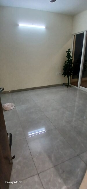 Room in 3 BHK Apartment at SKA Divya Towers, Sector 16 Greater Noida – for Sale