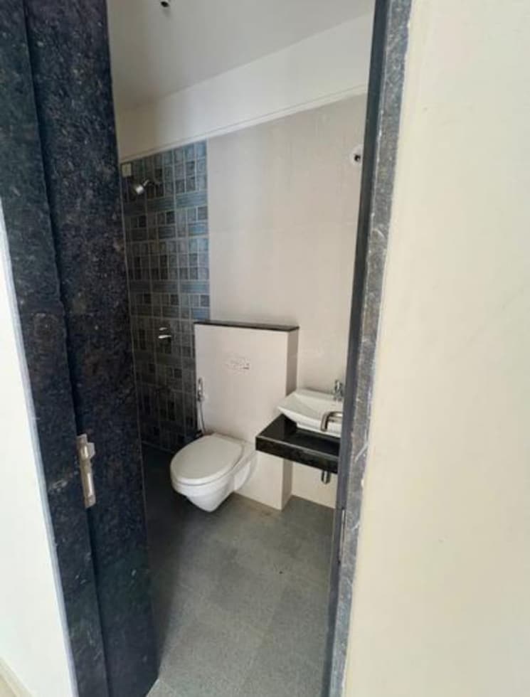 Bathroom, sheth-zuri 2 Bedroom 517 Sq.Ft. Apartment In Laxmi Nagar Thane 9083593