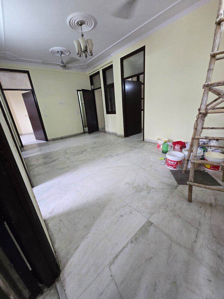 Living Room, dayanand colony 3 Bedroom 900 Sq.Ft. Builder Floor In Dayanand Colony Delhi 9083595