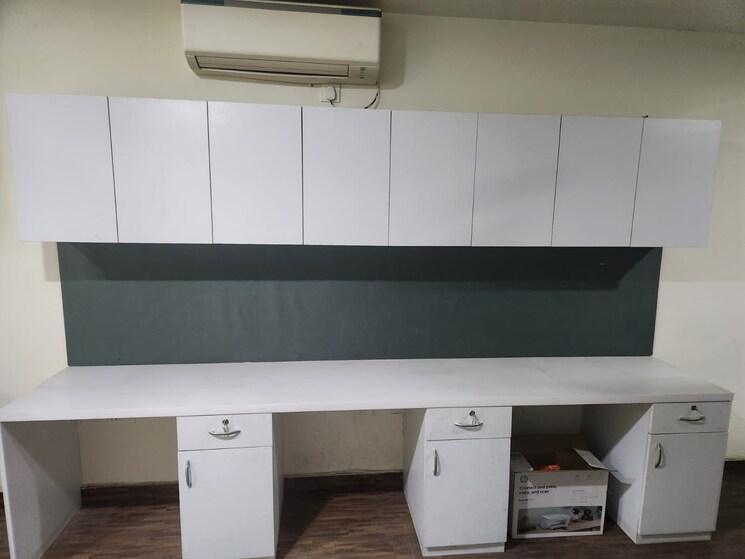 Team Area, emaar-emerald-plaza Commercial Office Space 641 Sq.Ft. In Sector 65 Gurgaon 9083594