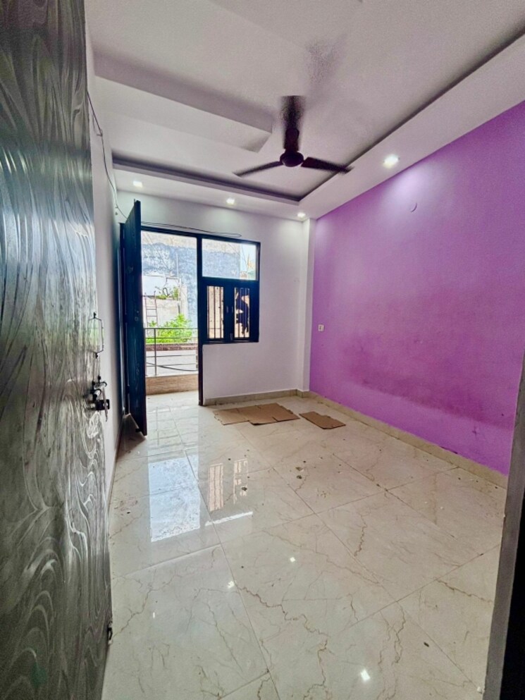 Room, mansa ram park 2 Bedroom 62 Sq.Yd. Independent House In Mansa Ram Park Delhi 9083609