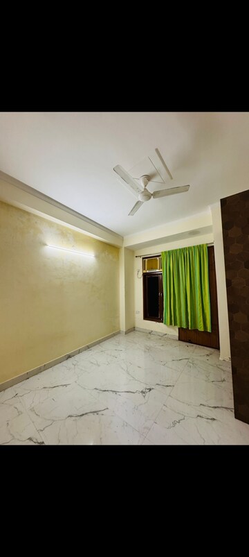Room in 2 BHK Builder Floor at Saket – for Rent