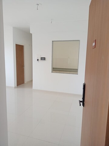 Room in 2 BHK Apartment at Godrej Elements, Hinjewadi – for Rent