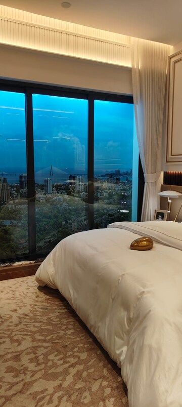 Master Bedroom in 2 BHK Apartment at Piramal Aranya, Byculla – for Rent