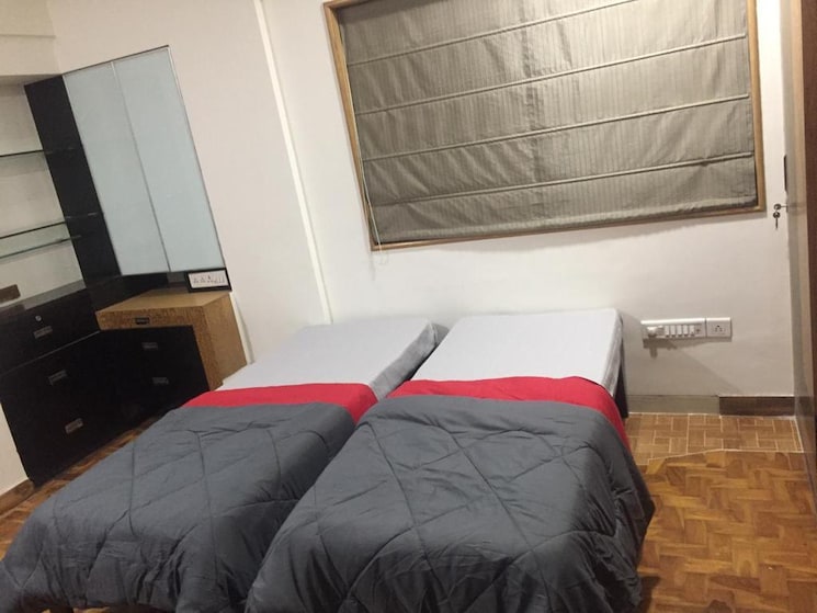 Room, prabhat road Pg For Boys & Girls In Prabhat Road 9083624