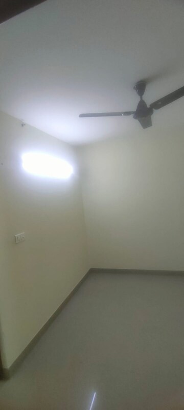 Room in 2.5 BHK Apartment at Monarch Serenity, Thanisandra Main Road – for Rent
