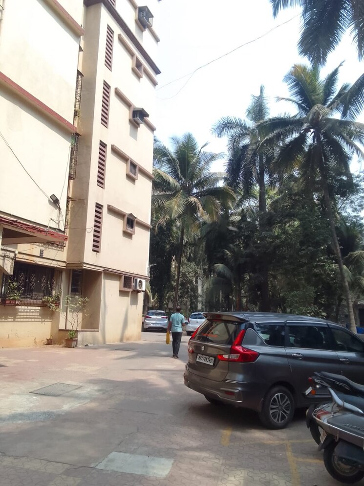  Parking, raj-satyam-chs 1 Bedroom 560 Sq.Ft. Apartment In Dahisar East Mumbai 9083611