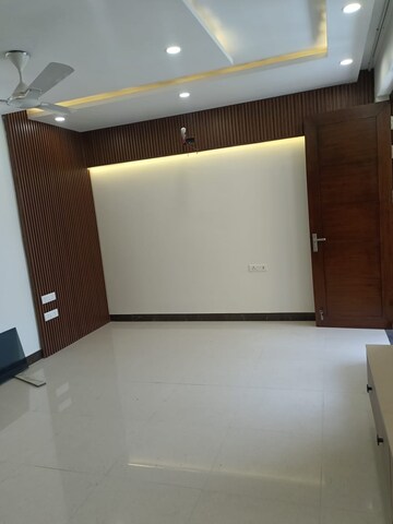Room in 3 BHK Apartment at Sector 19 Dwarka – for Rent