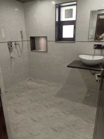 Room in 3 BHK Apartment at Sector 19 Dwarka – for Rent