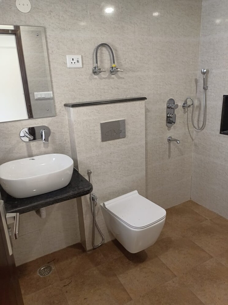 Bathroom, sector 19 dwarka 3 Bedroom 2000 Sq.Ft. Apartment In Sector 19 Dwarka Delhi 9083715