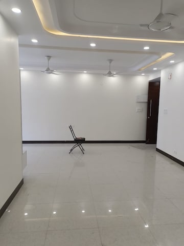 Room in 3 BHK Apartment at Sector 19 Dwarka – for Rent