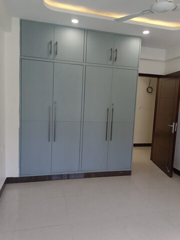 Room in 3 BHK Apartment at Sector 19 Dwarka – for Rent