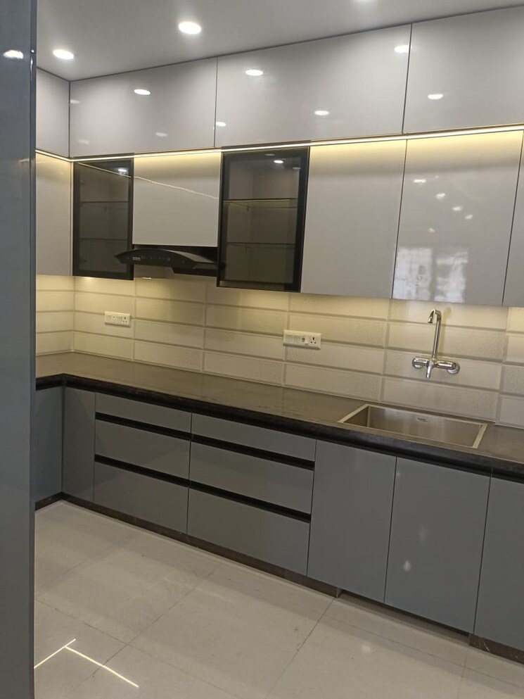 Kitchen, sector 19 dwarka 3 Bedroom 2000 Sq.Ft. Apartment In Sector 19 Dwarka Delhi 9083715