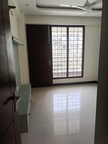 Room in 3 BHK Apartment at Sector 19 Dwarka – for Rent