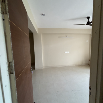 Room in 3 BHK Builder Floor at TDI The Grand Retreat, Sector 88 – for Rent