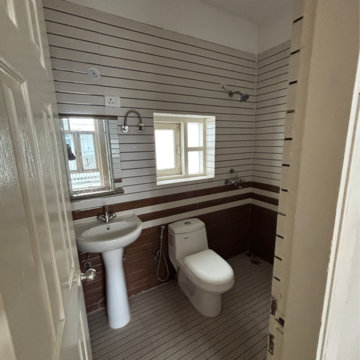 Bathroom in 3 BHK Builder Floor at TDI The Grand Retreat, Sector 88 – for Rent