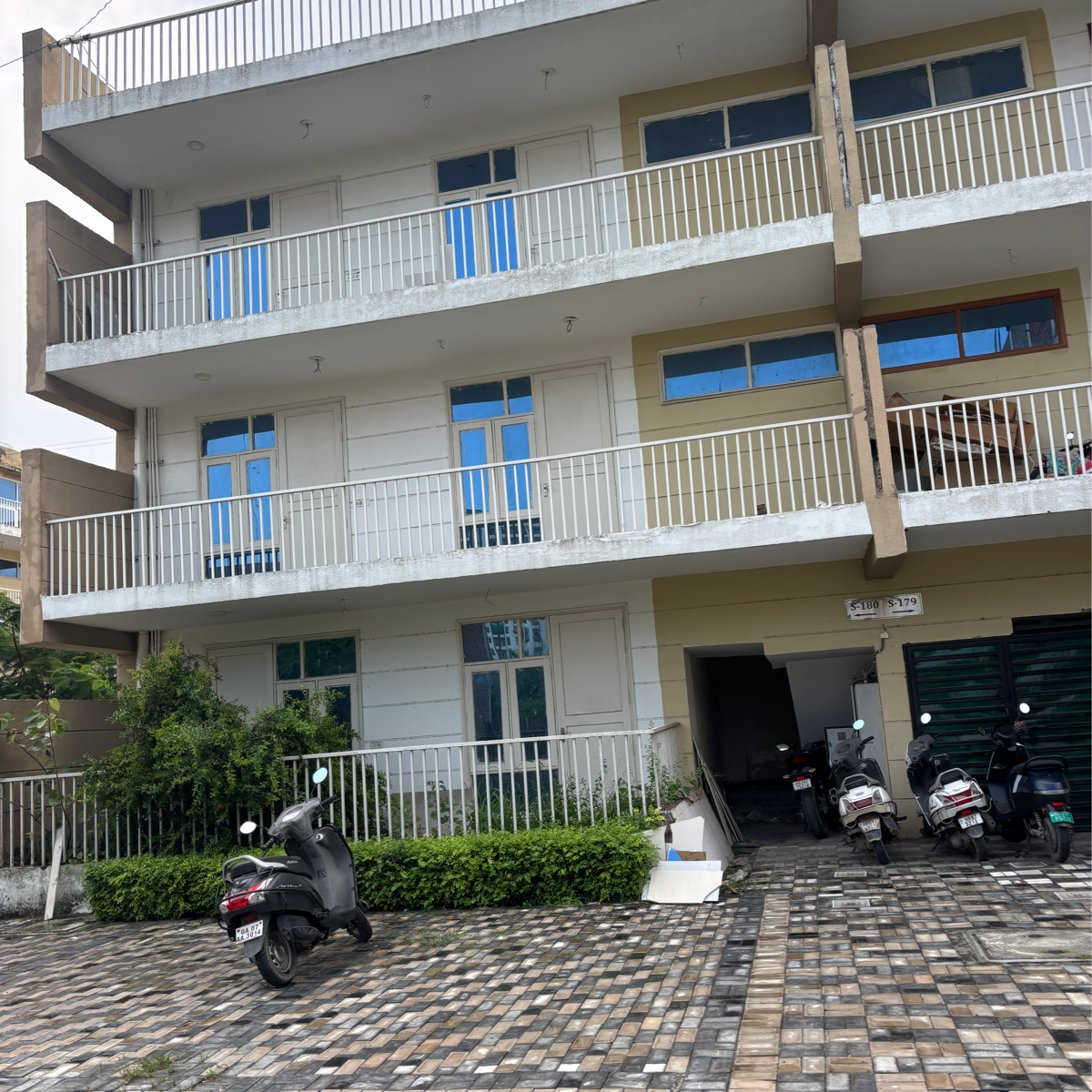 3 BHK + Pooja Room 2228 Sq.Ft. Builder Floor in TDI The Grand Retreat