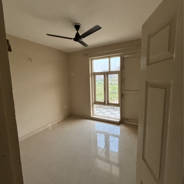 Room in 3 BHK Builder Floor at TDI The Grand Retreat, Sector 88 – for Rent