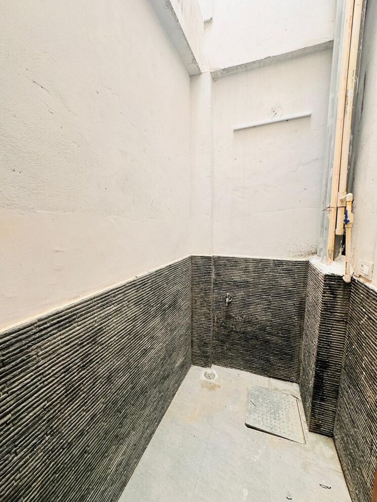 Bathroom, niho-marvel-scottish-garden 3 Bedroom 1894 Sq.Ft. Apartment In Ahinsa Khand 2 Ghaziabad 9083824