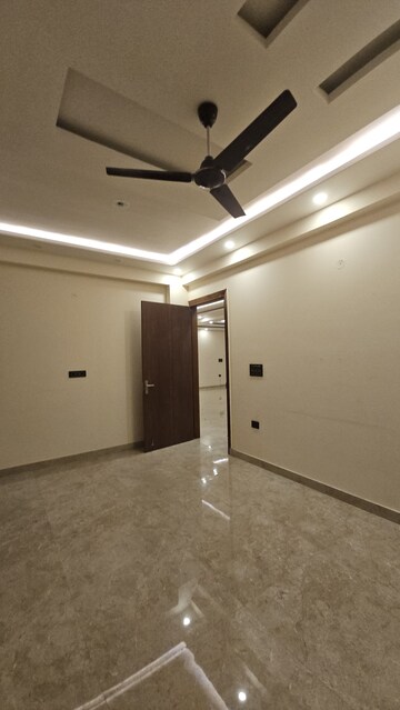 Room in 3 BHK Independent House at RWA Apartments Sector 45, Sector 45 – for Rent
