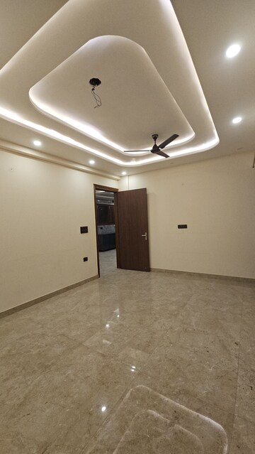 Room in 3 BHK Independent House at RWA Apartments Sector 45, Sector 45 – for Rent