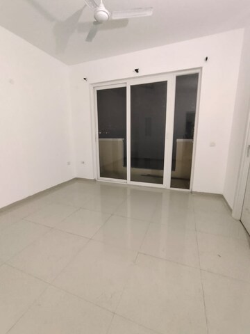 Room in 3 BHK Builder Floor at Emaar MGF Emerald Hills, Sector 65 – for Rent