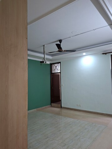 Room in 4 BHK Independent House at RWA Apartments Sector 50, Sector 50 – for Rent