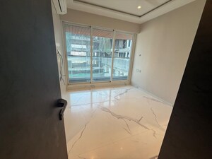 Room in 3 BHK Apartment at Joy Legend, Khar West – for Sale