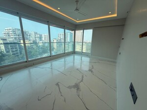 Room in 3 BHK Apartment at Joy Legend, Khar West – for Sale
