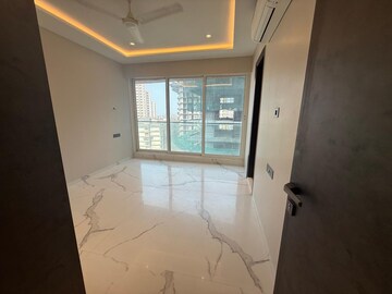 Room in 3 BHK Apartment at Joy Legend, Khar West – for Sale