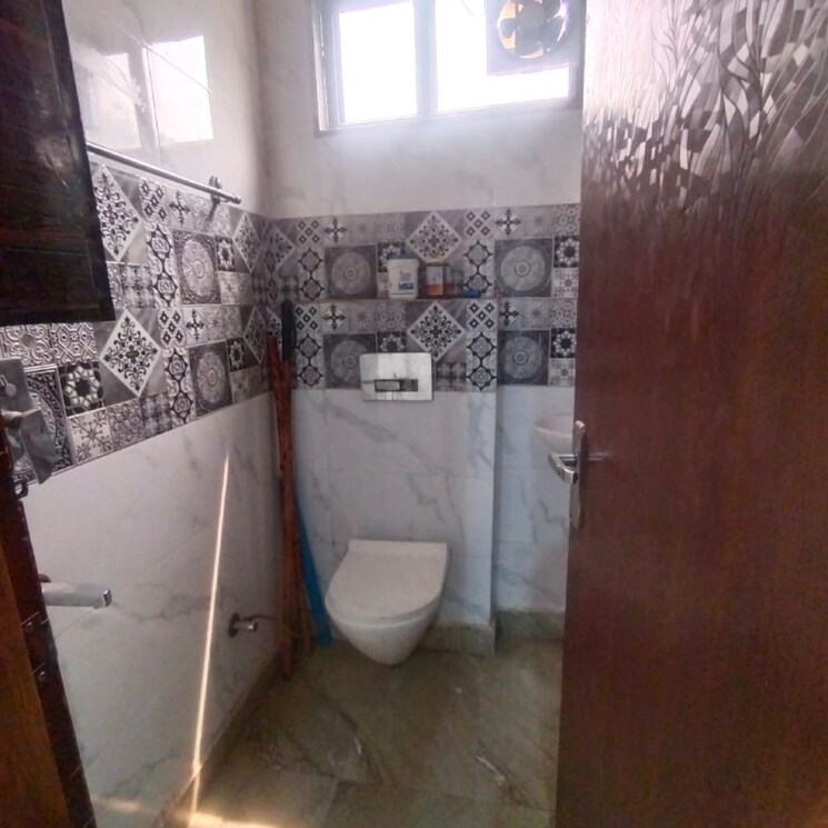 Bathroom, rohini sector 24 2 Bedroom 450 Sq.Ft. Builder Floor In Rohini Sector 24 Delhi 9083863