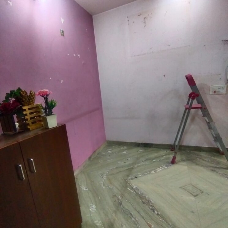 Room, rohini sector 24 2 Bedroom 450 Sq.Ft. Builder Floor In Rohini Sector 24 Delhi 9083863