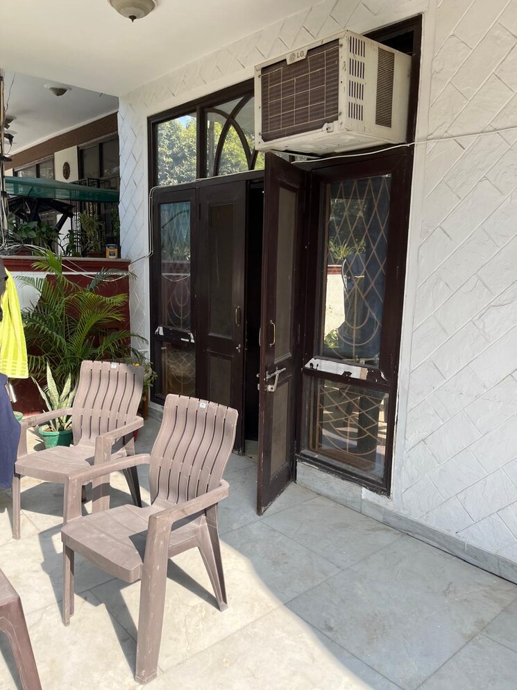 Gym, ansal-sushant-lok-i 3 Bedroom 300 Sq.Yd. Builder Floor In Sector 43 Gurgaon 9083915