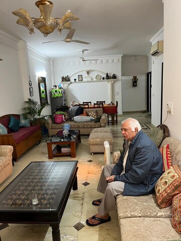 Team Area in 3 BHK Builder Floor at Ansal Sushant Lok I, Sector 43 – for Rent