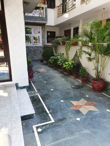 Balcony in 3 BHK Builder Floor at Ansal Sushant Lok I, Sector 43 – for Rent