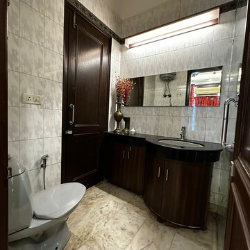 Kitchen in 4 BHK Independent House at Dlf Phase I – for Rent