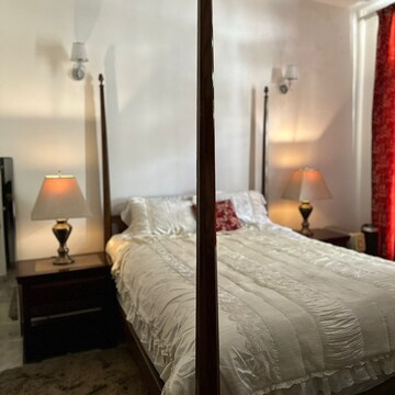 Bedroom in 4 BHK Independent House at Dlf Phase I – for Rent