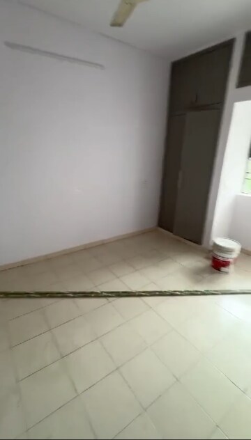 Room in 2 BHK Independent House at Sector 25 – for Rent