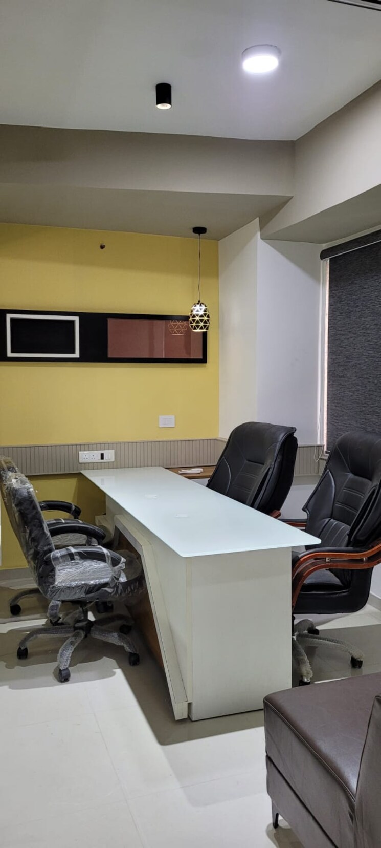 Team Area, gota Commercial Office Space 723 Sq.Ft. In Gota Ahmedabad 9083937
